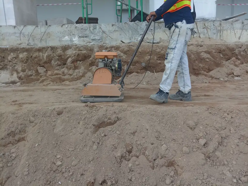 重庆公路路面施工质量控制要点与常见问题防治措施